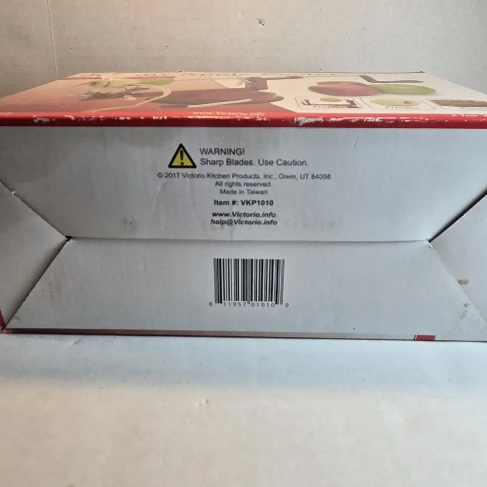 Apple Peeler by VICTORIO Peeler/Slicer -StrongSuction Base Red In Original Box